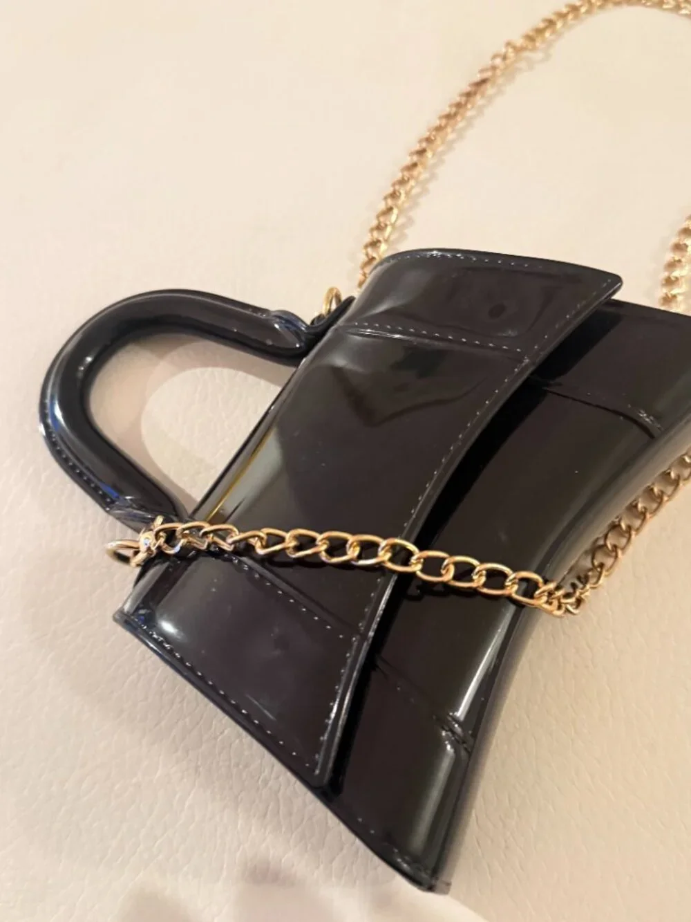 MINI HOURGLASS TOP HANDLE CROSSBODY BAG BLACK PATENT JELLY PURSE W CHAIN
